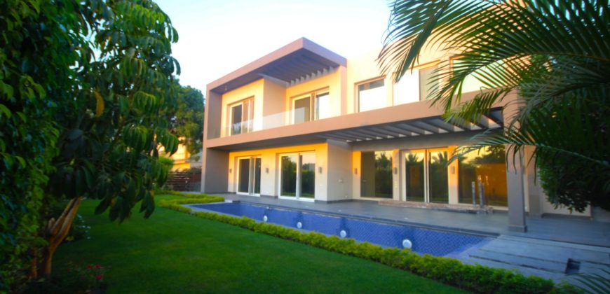 Unique style villa with garden for rent in Swan Lake Compound