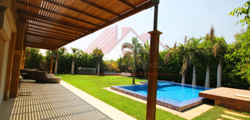 Villa high ceiling for rent  in Royal Maxim Compound