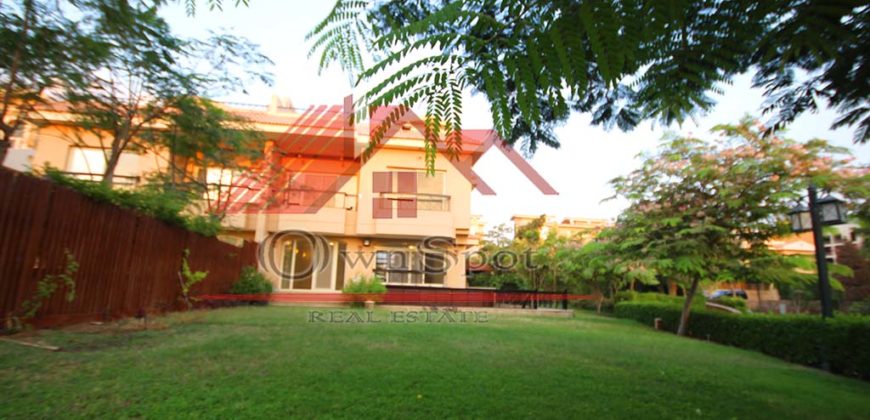 Town house with garden for rent in river waik