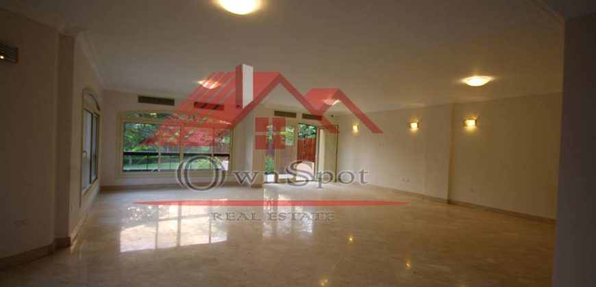 Town house with garden for rent in river waik